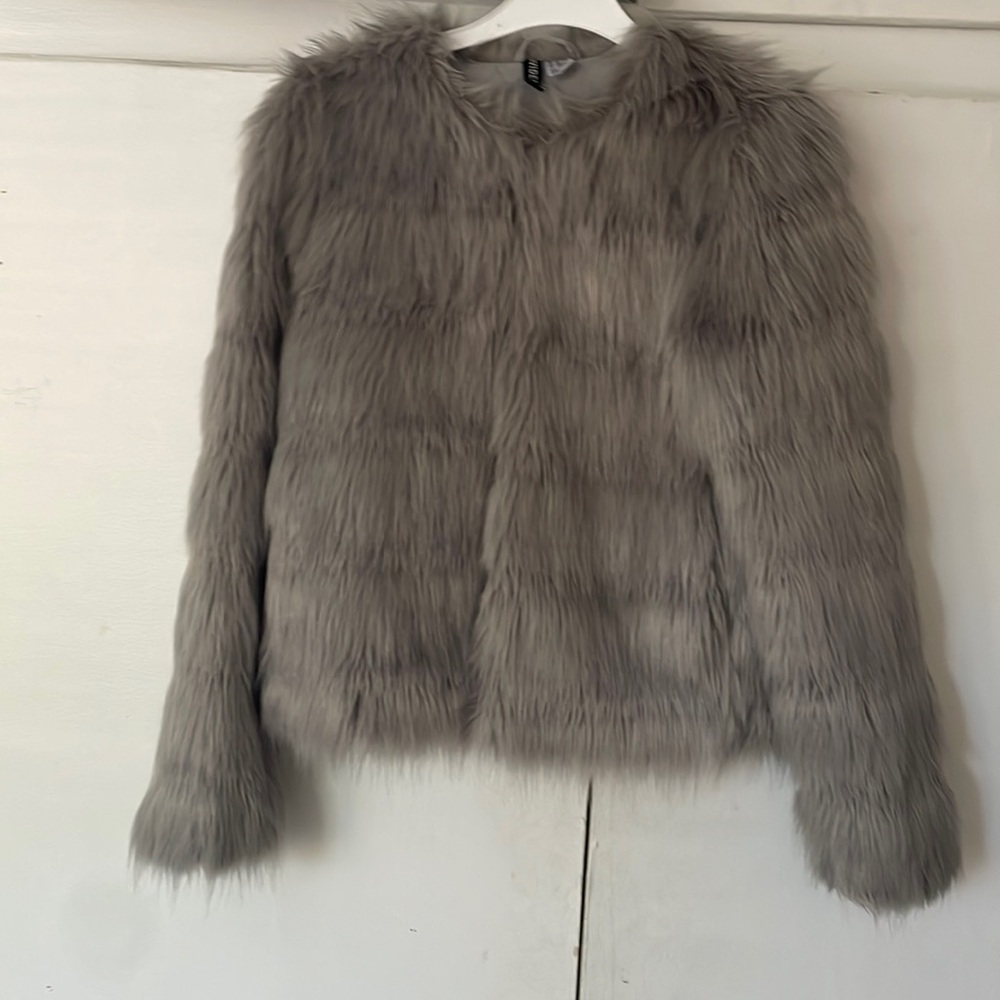 H & M Divided faux Fur jacket